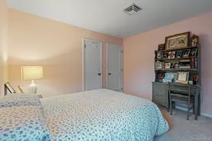 158 Old Courthouse Rd, Manhasset Hills, NY 11040 - Photo 25