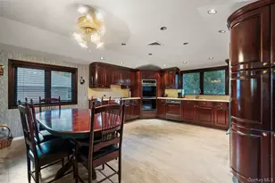 158 Old Courthouse Rd, Manhasset Hills, NY 11040 - Photo 13