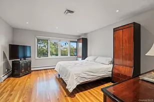 158 Old Courthouse Rd, Manhasset Hills, NY 11040 - Photo 19