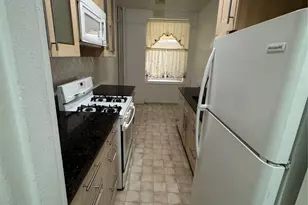 2081 Cruger Ave Cruger, Bronx, NY 10462 - Photo 11