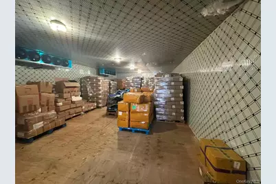 3825 Greenpoint Avenue, Long Island City, NY 11101 - Photo 3