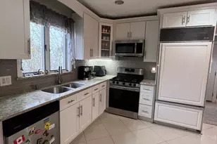 14 Redbrook Rd, Great Neck, NY 11024 - Photo 5