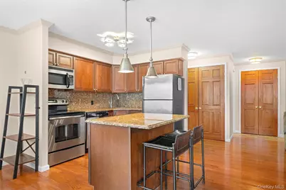 141 Great Neck Road #2G, Great Neck, NY 11021 - Photo 17