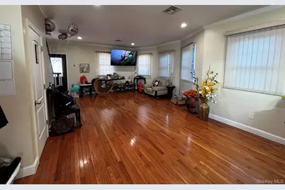 44 Buffet Place, Huntington Station, NY 11746 - Photo 3