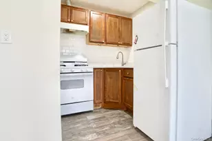 90-15 207th St, Queens Village, NY 11428 - Photo 17
