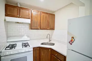 90-15 207th St, Queens Village, NY 11428 - Photo 19