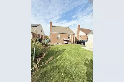 18906 121st Avenue, Saint Albans, NY 11412 - Photo 19