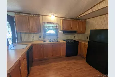 132 North Montgomery Street #C11, Walden, NY 12586 - Photo 3