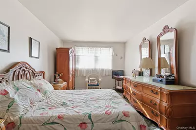 1679 Unionport Road, Bronx, NY 10462 - Photo 7