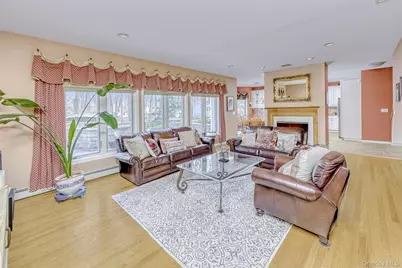 6 Wedge Way, Suffern, NY 10901 - Photo 9