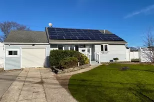 249 Claywood, Brentwood, NY 11717 - Photo 3