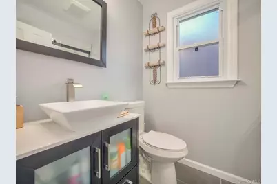 19 Hillside Avenue, Suffern, NY 10901 - Photo 9