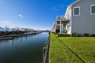 54 Ocean Watch Ct, Freeport, NY 11520 - Photo 27