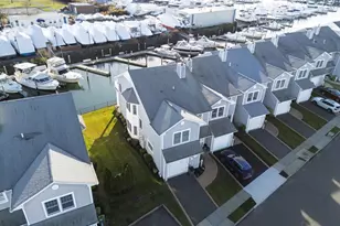 54 Ocean Watch Ct, Freeport, NY 11520 - Photo 25