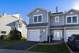 54 Ocean Watch Ct, Freeport, NY 11520 - Photo 35