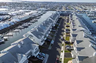 54 Ocean Watch Ct, Freeport, NY 11520 - Photo 33