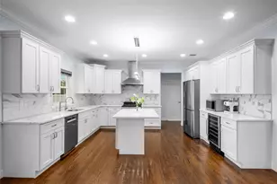 22 Preston Ln, Syosset, NY 11791 - Photo 7