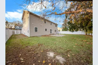 22 Preston Lane, Syosset, NY 11791 - Photo 35