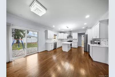 22 Preston Lane, Syosset, NY 11791 - Photo 15