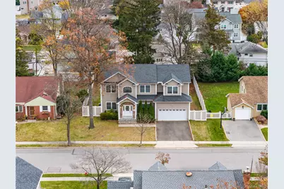 22 Preston Lane, Syosset, NY 11791 - Photo 3