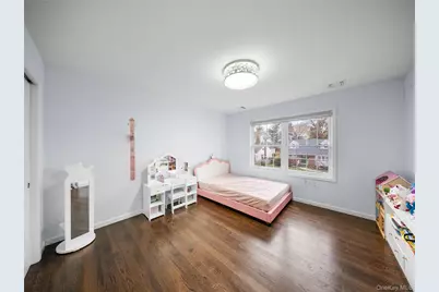 22 Preston Lane, Syosset, NY 11791 - Photo 25