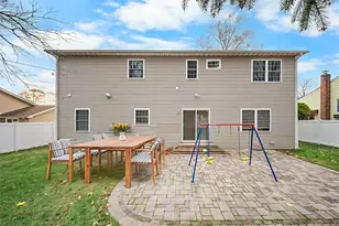 22 Preston Ln, Syosset, NY 11791 - Photo 33