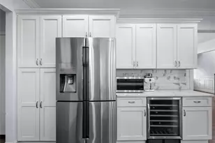 22 Preston Ln, Syosset, NY 11791 - Photo 9