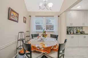 38 Farm Ln, Levittown, NY 11756 - Photo 13