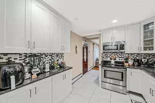 38 Farm Ln, Levittown, NY 11756 - Photo 11