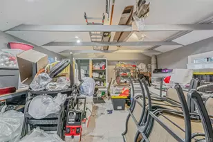 38 Farm Ln, Levittown, NY 11756 - Photo 25