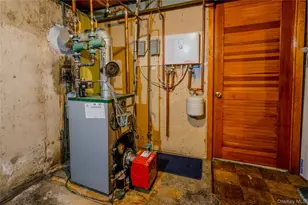 8 Lucille Dr, Syosset, NY 11791 - Photo 21