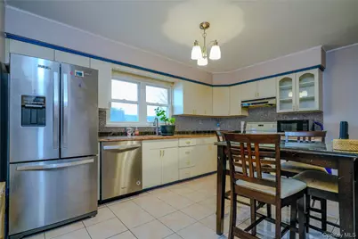 8 Lucille Drive, Syosset, NY 11791 - Photo 23