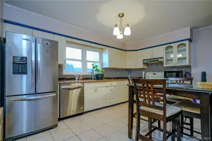 8 Lucille Dr, Syosset, NY 11791 - Photo 23