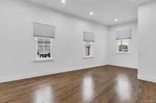 1431 Old Northern Blvd, Roslyn, NY 11576 - Photo 11
