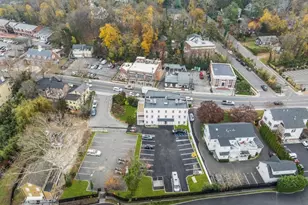 1431 Old Northern Blvd, Roslyn, NY 11576 - Photo 19