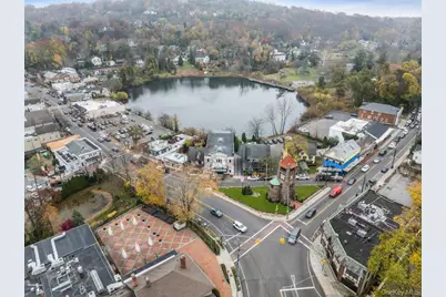 1431 Old Northern Boulevard #6, Roslyn, NY 11576 - Photo 21