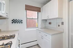 45 Hill Park Ave, Great Neck, NY 11021 - Photo 15