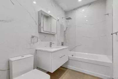 1431 Old Northern Boulevard #5, Roslyn, NY 11576 - Photo 19