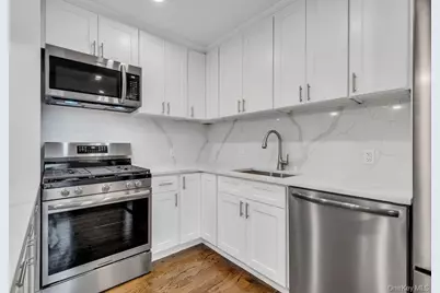 1431 Old Northern Boulevard #3, Roslyn, NY 11576 - Photo 11