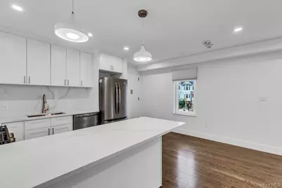 1431 Old Northern Boulevard #3, Roslyn, NY 11576 - Photo 9