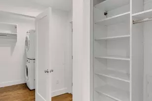1431 Old Northern Blvd, Roslyn, NY 11576 - Photo 17