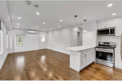 1431 Old Northern Boulevard #3, Roslyn, NY 11576 - Photo 7