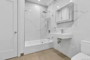 1431 Old Northern Blvd, Roslyn, NY 11576 - Photo 23