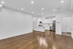1431 Old Northern Blvd, Roslyn, NY 11576 - Photo 11