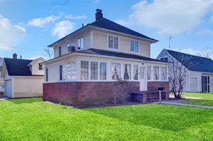 31 Hiawatha Dr, Brightwaters, NY 11718 - Photo 3