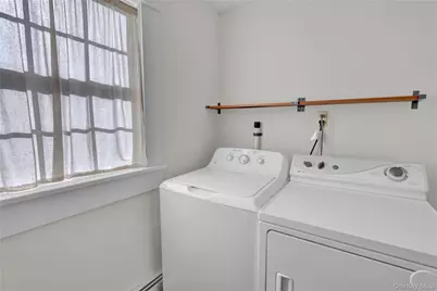 31 Hiawatha Drive, Brightwaters, NY 11718 - Photo 25