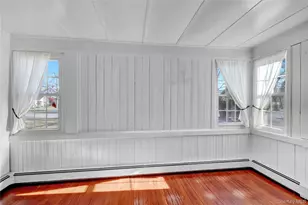 31 Hiawatha Dr, Brightwaters, NY 11718 - Photo 15