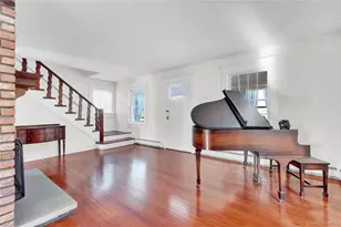 31 Hiawatha Dr, Brightwaters, NY 11718 - Photo 13