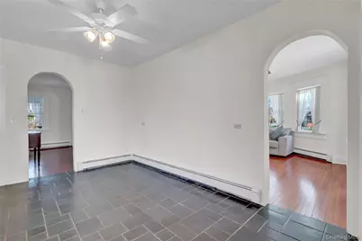 31 Hiawatha Drive, Brightwaters, NY 11718 - Photo 21