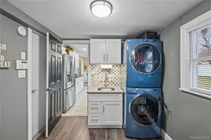 42 Tulip Grove Dr, Lake Grove, NY 11755 - Photo 17